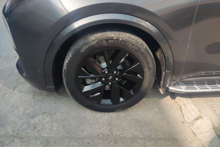 理想汽车 理想L8 2023款 Pro车身外观6007