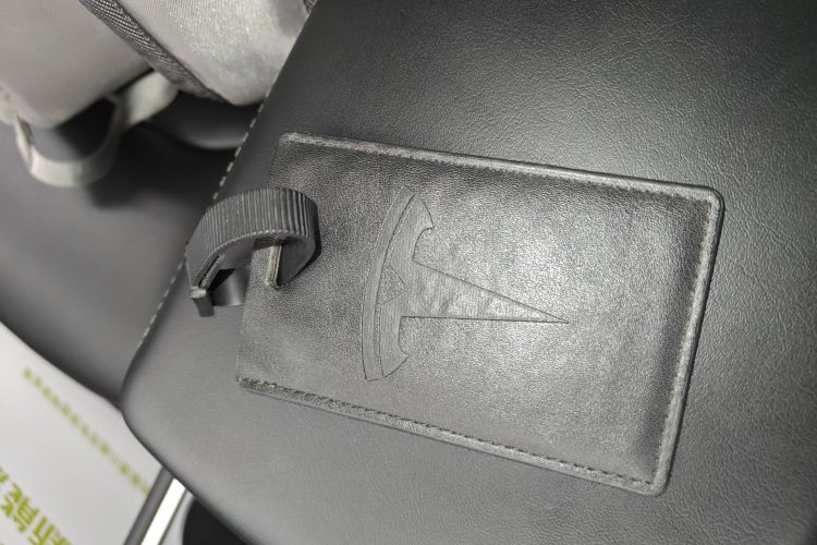 特斯拉 Model 3 2022款 Performance高性能全轮驱动版中控内饰11