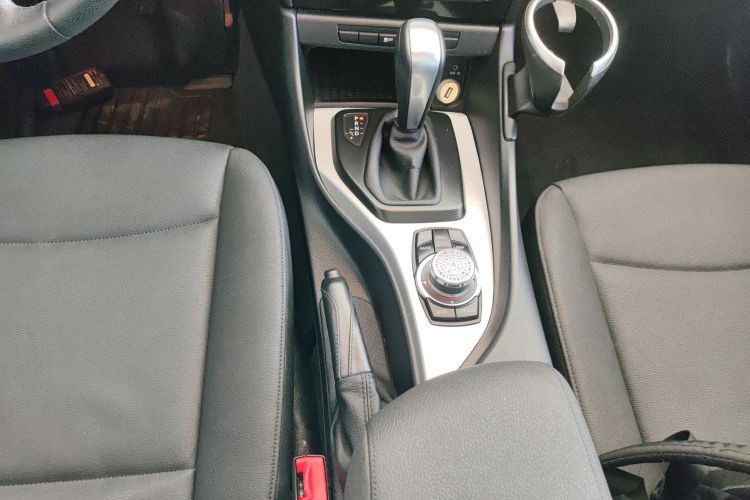 宝马X1 2013款 sDrive18i 领先型中控内饰18