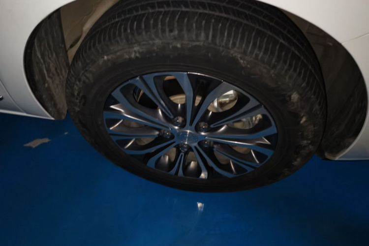 别克GL8 2022款 陆上公务舱 652T 豪华型车身外观6007