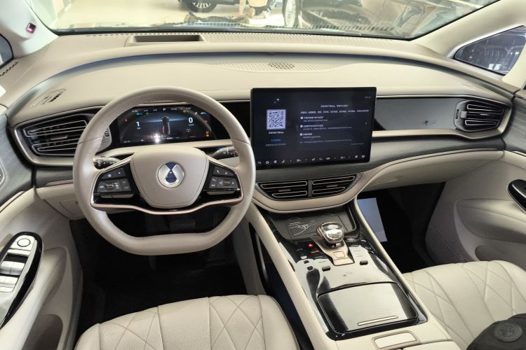 腾势D9 2022款 DM-i 970 四驱旗舰型中控内饰12