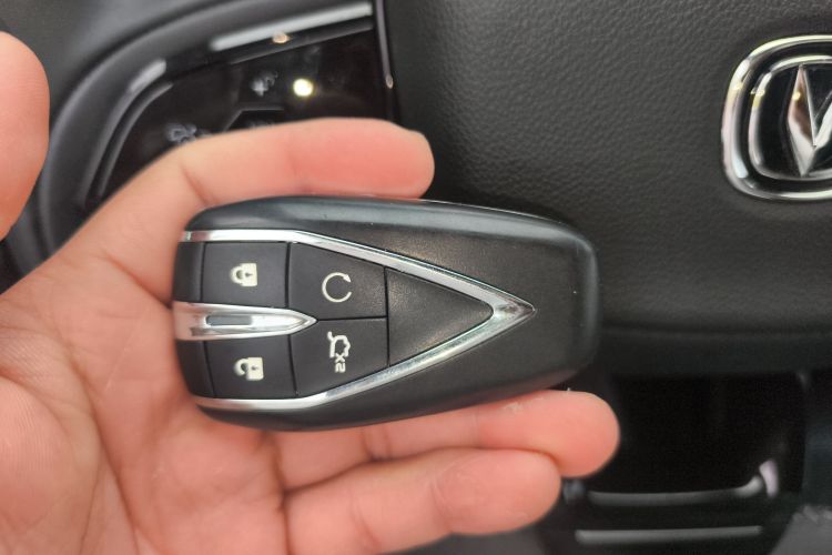 长安CS75 PLUS 2024款 第三代 冠军版 2.0T 智驾劲擎型中控内饰11