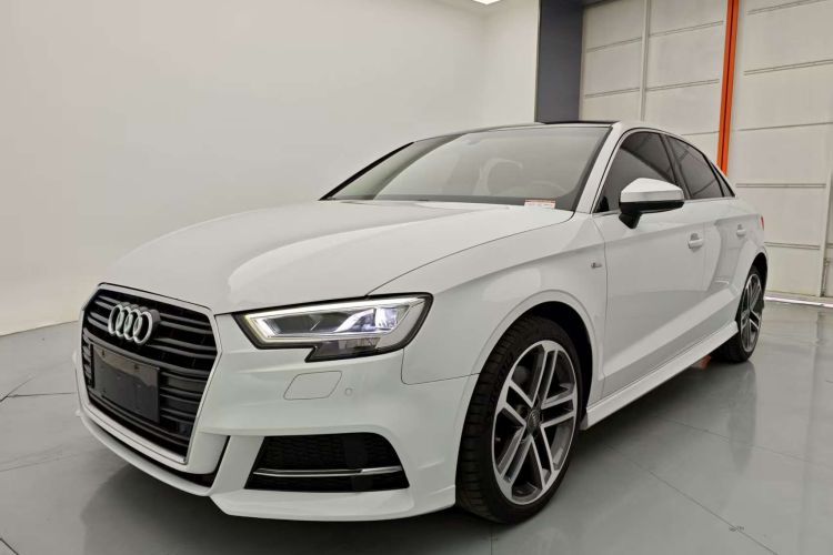 奥迪A3 2017款 Limousine 40 TFSI 运动型车身外观1