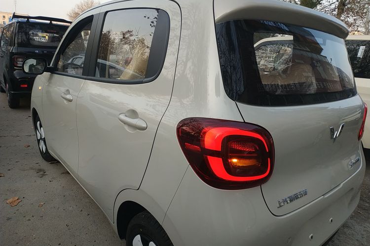 五菱汽车 宏光MINIEV 2025款 四门版 进阶款车身外观4