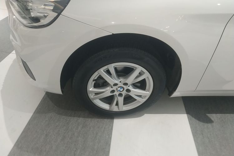 宝马2系旅行车 2016款 218i 领先型车身外观6007