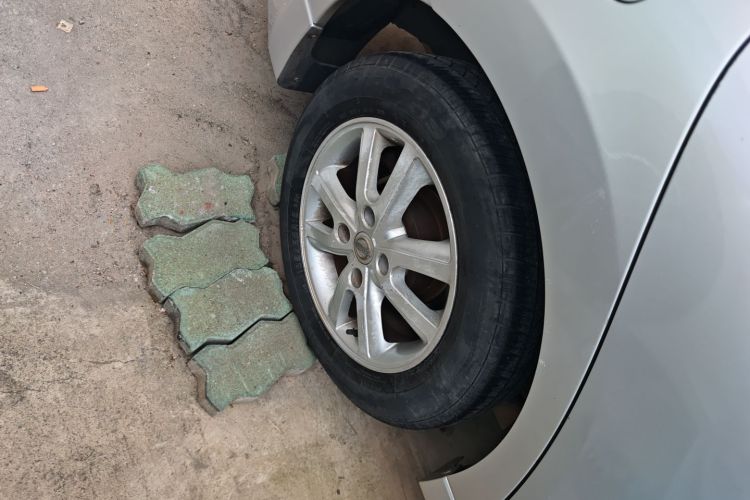 日产 轩逸 2012款 经典 1.6XE 自动舒适版车身外观6002