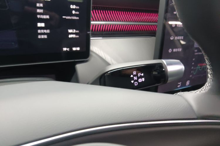 小鹏G6 2025款 625 长续航 Max 科技版中控内饰18