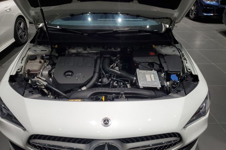 奔驰CLA 2020款 CLA 200机舱底盘24