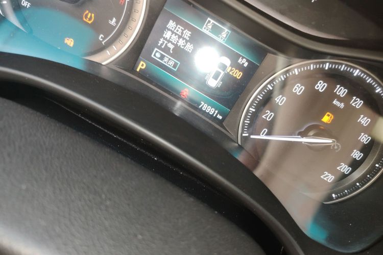 别克GL6 2019款 18T 6座互联豪华型 国V中控内饰15