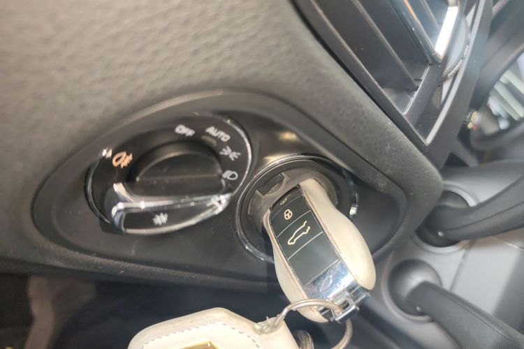 保时捷 2018款 Macan 2.0T中控内饰11