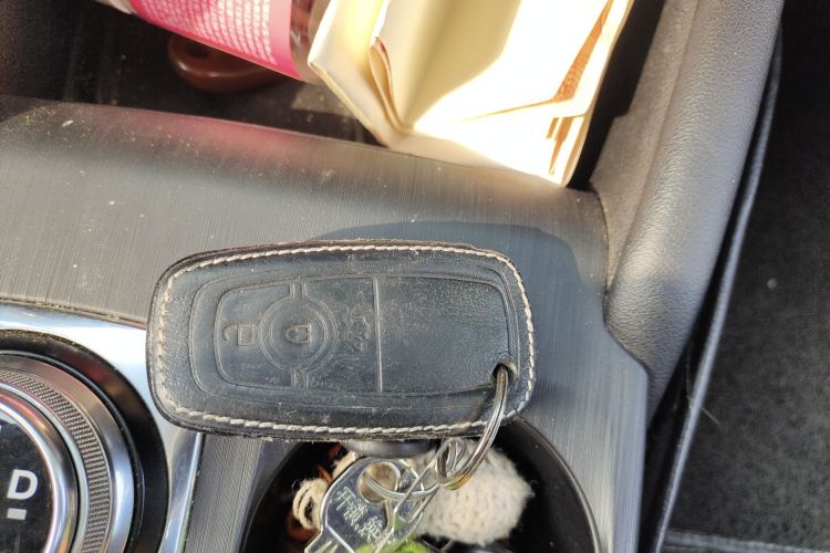 福特 福克斯 2021款 三厢 EcoBoost 180 自动锋潮型中控内饰11