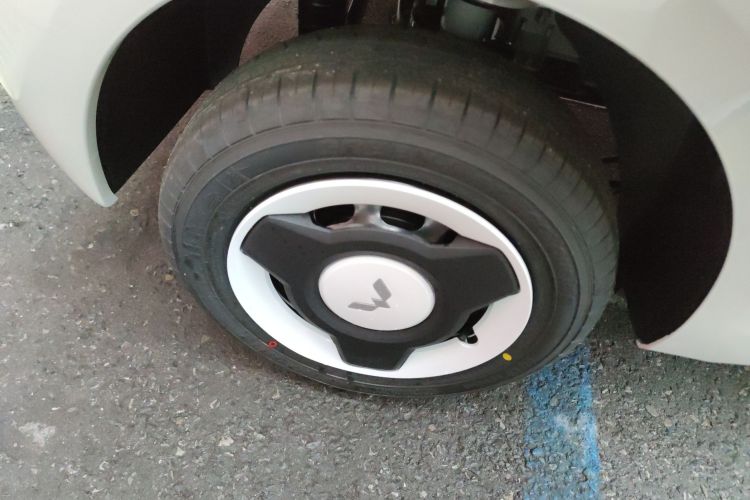 五菱汽车 宏光MINIEV 2024款 第三代 215km 青春版车身外观6008