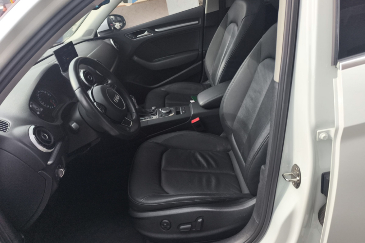 奥迪A3 2016款 Limousine 35 TFSI 风尚型中控内饰19
