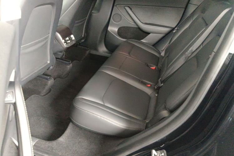 特斯拉 Model Y 2021款 长续航全轮驱动版中控内饰21