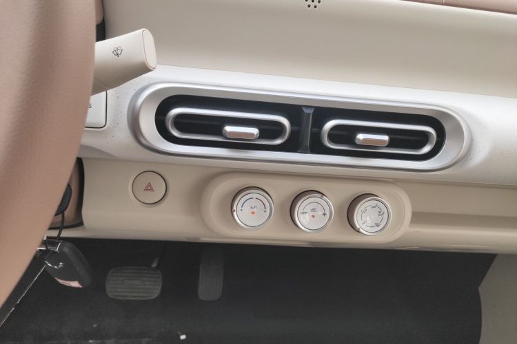 五菱汽车 宏光MINIEV 2024款 第三代 215km 青春版局部细节16