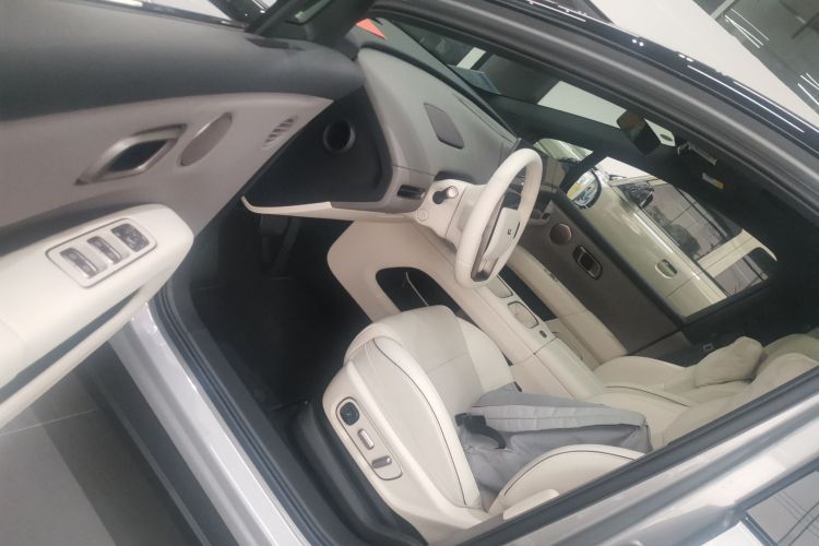 理想汽车 理想i6 2025款 两驱标准型中控内饰20