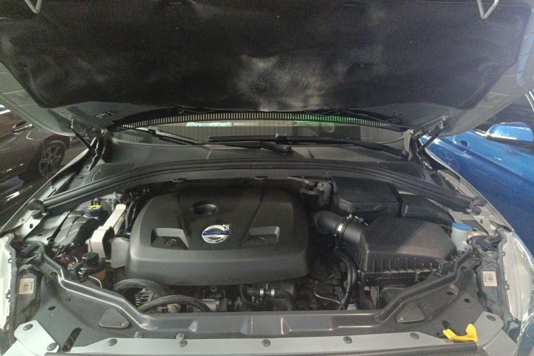 沃尔沃XC60(进口) 2014款 改款 T5 智雅版机舱底盘24