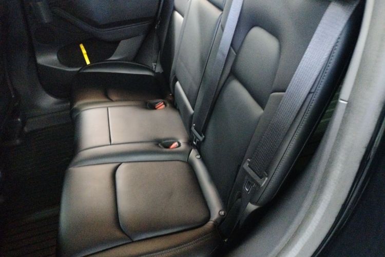 特斯拉 Model Y 2022款 改款 后轮驱动版中控内饰7004