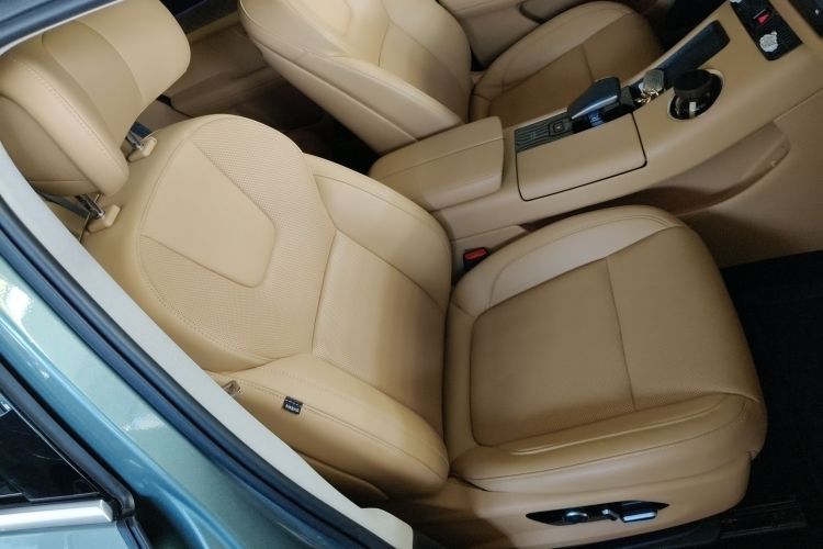 鸿蒙智行 问界M5 2022款 增程后驱标准版局部细节41