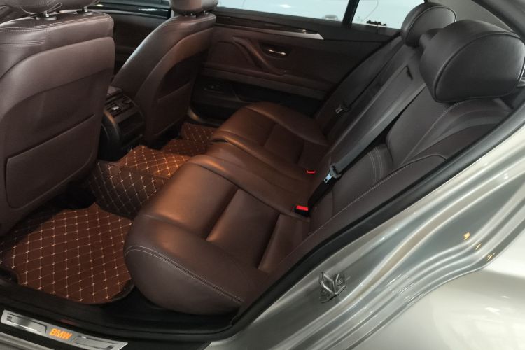 宝马5系 2014款 525Li 豪华设计套装中控内饰21