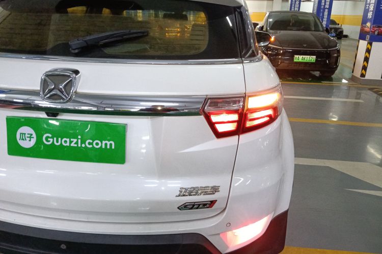 江铃 驭胜S330 2016款 1.5L GTDi 自动两驱尊贵版车身外观9