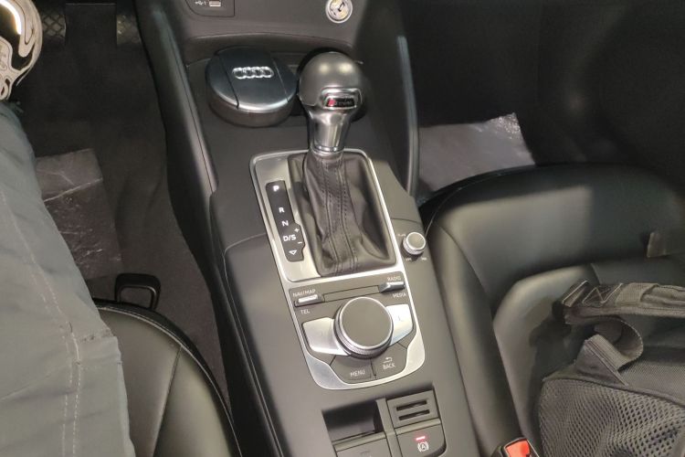 奥迪A3 2019款 Limousine 35 TFSI 进取型 国VI中控内饰18