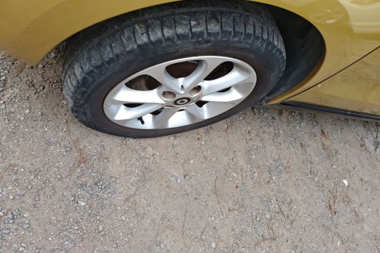 smart forfour 2016款 1.0L 52千瓦灵动版车身外观6007