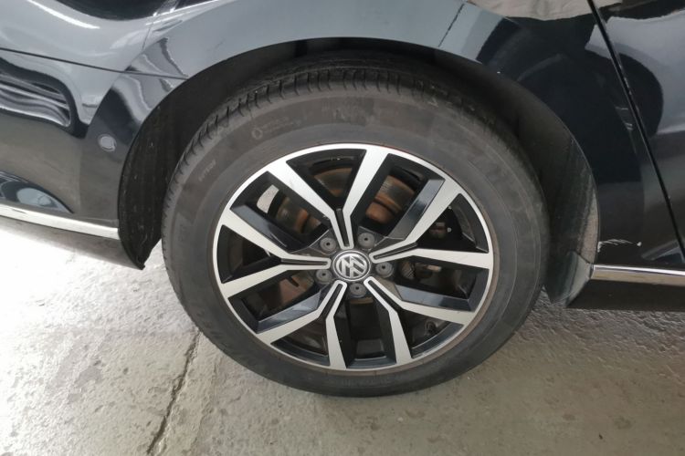 大众 迈腾 2017款 330TSI DSG 尊贵型车身外观6008