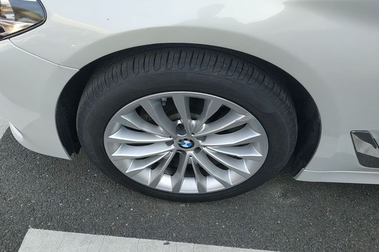 宝马5系 2020款 525Li 豪华套装车身外观6007