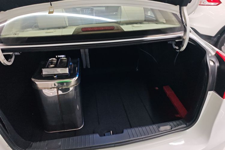 别克 凯越 2015款 1.5L 自动经典型机舱底盘23