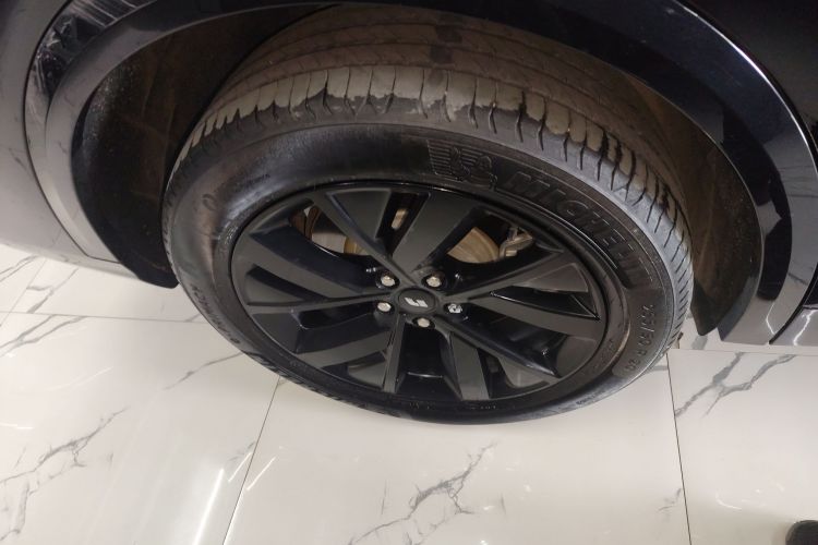 理想汽车 理想L8 2023款 Air车身外观6008