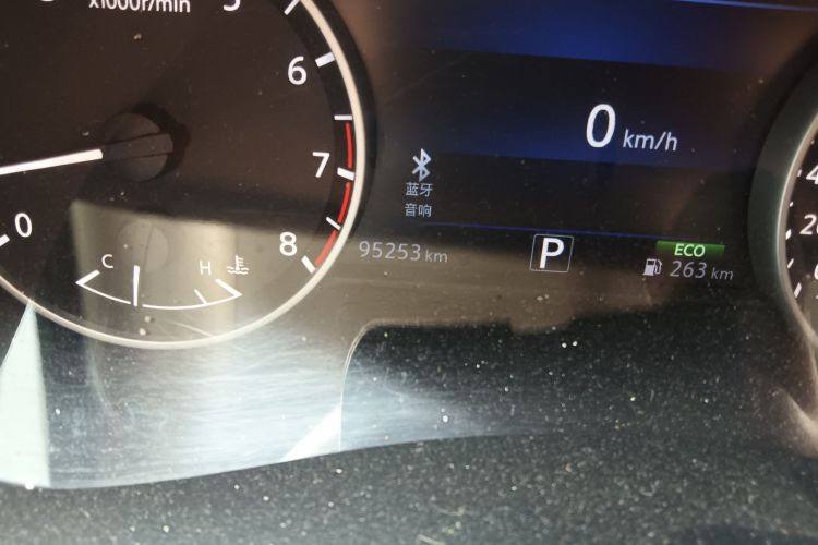 日产 楼兰 2021款 2.5L XE 两驱精英版中控内饰15