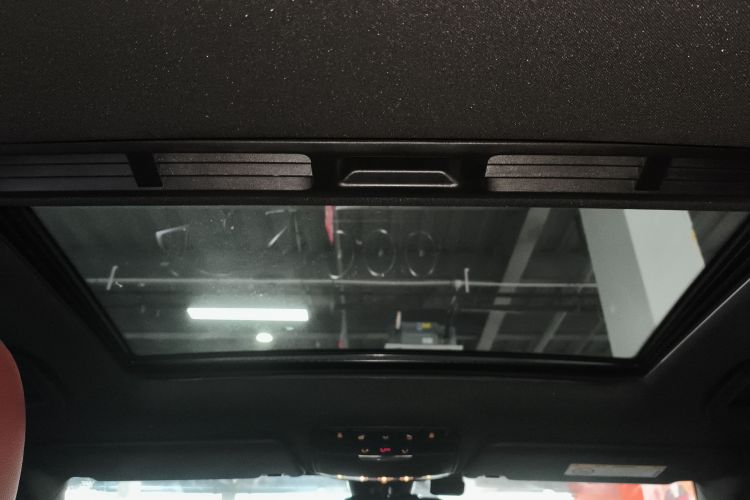 奔驰C级 2018款 C 200 运动版局部细节22