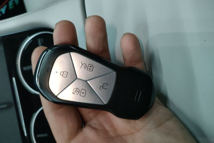 小鹏P7 2023款 P7i 702 Pro中控内饰11