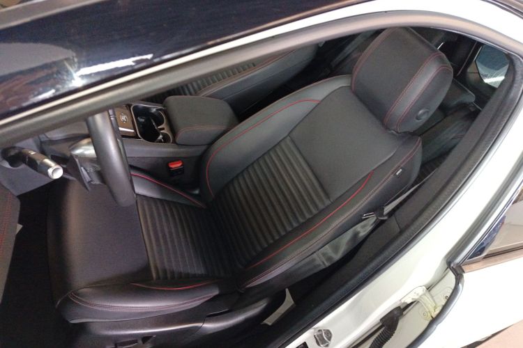 路虎 发现运动版 2020款 249PS R-Dynamic 性能版局部细节19