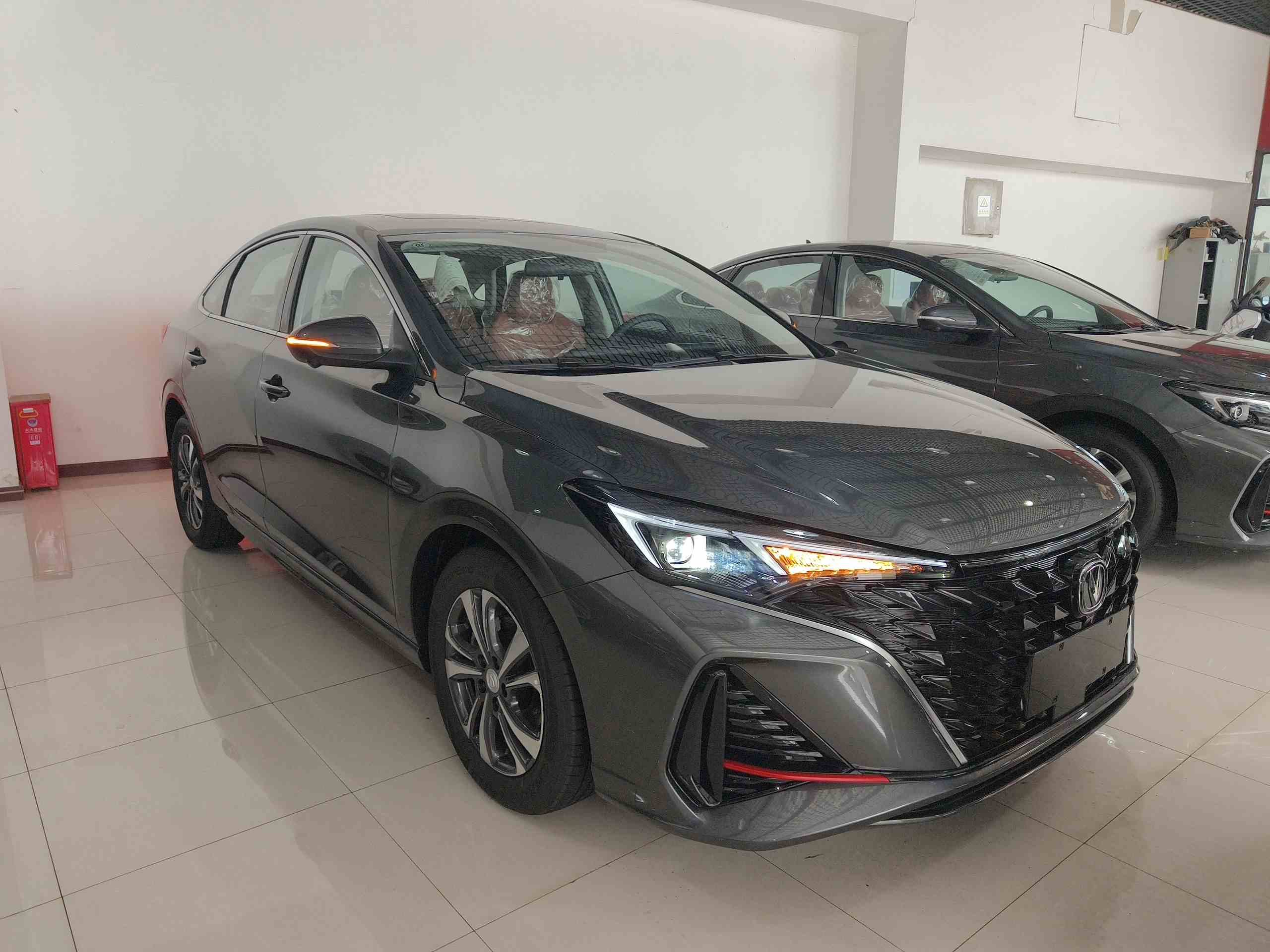 长安 逸动 2025款 PLUS 1.4T 双离合高能版(5)