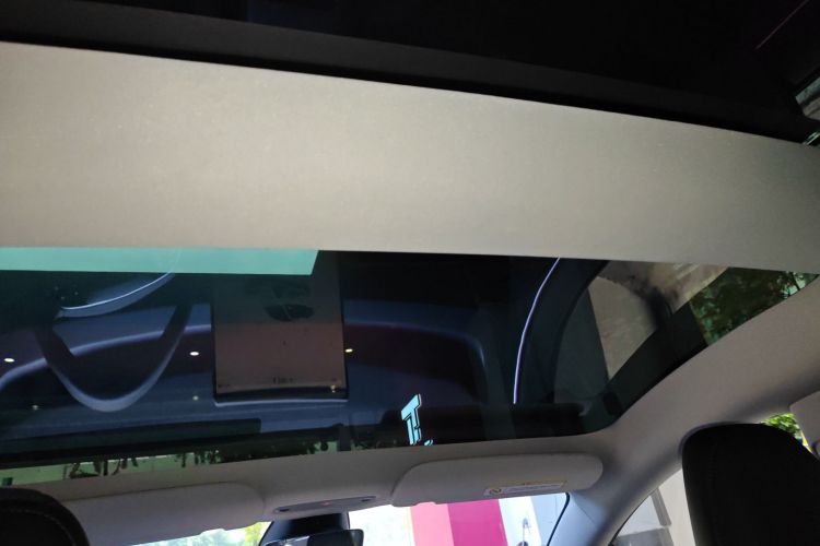 特斯拉 Model 3 2023款 长续航全轮驱动版中控内饰22