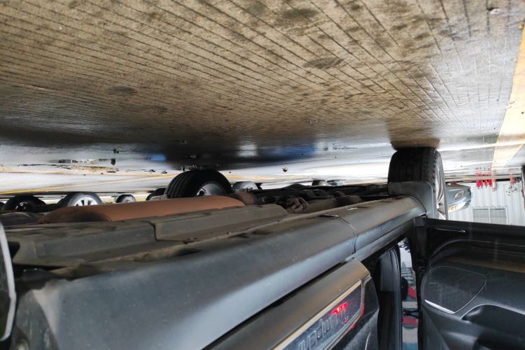 广汽传祺 传祺GS8 2017款 320T 两驱豪华智联版（七座）局部细节9002