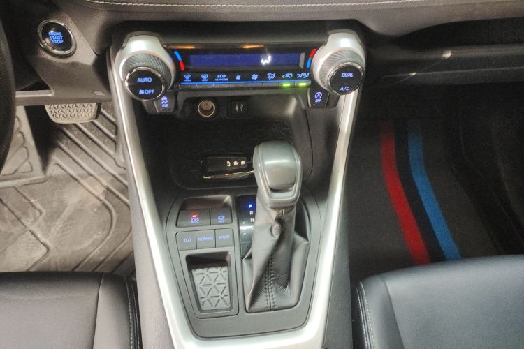 丰田 威兰达 2020款 2.0L CVT两驱豪华版局部细节18