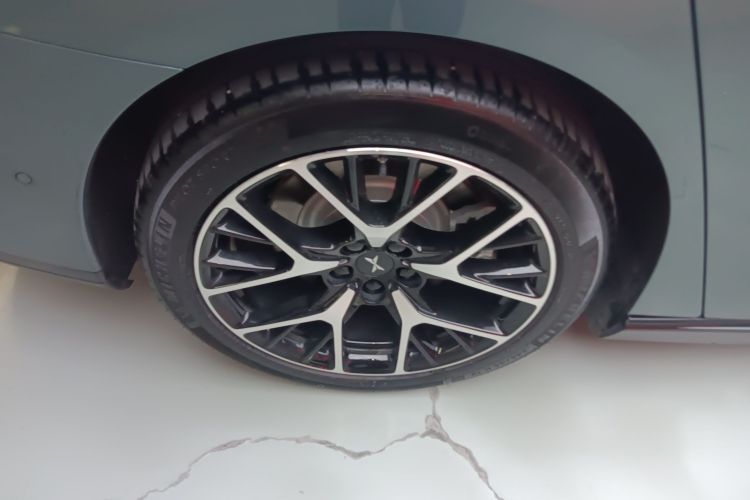 小鹏P7 2023款 P7i 702 Pro车身外观6008