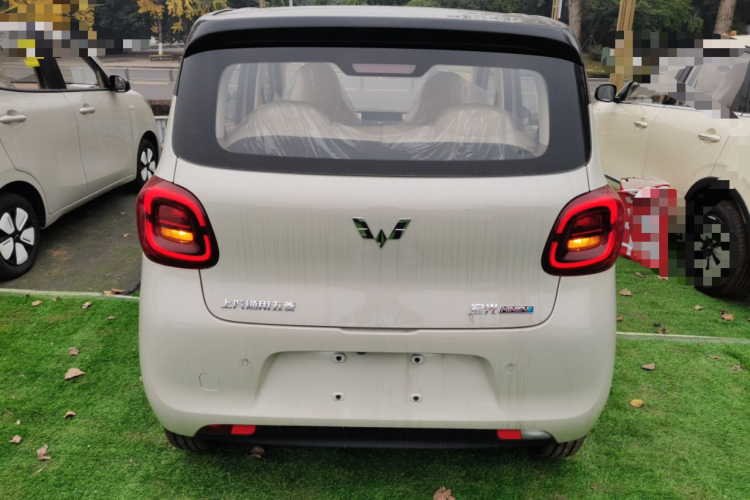 五菱汽车 宏光MINIEV 2025款 四门版 臻享+款车身外观6