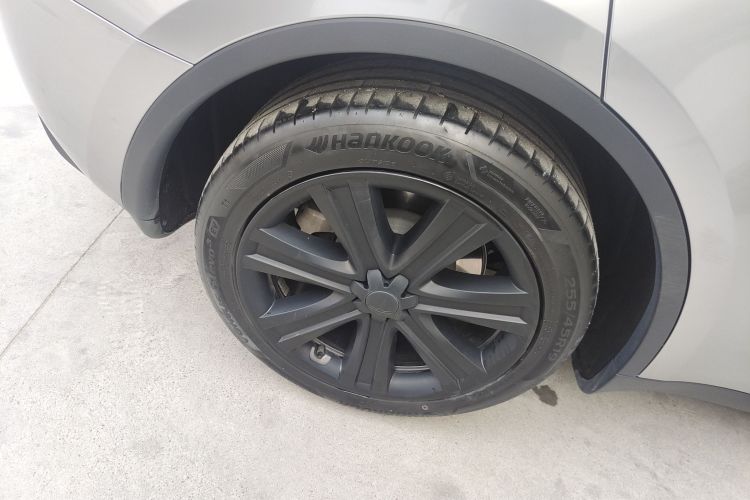 特斯拉 Model Y 2023款 长续航全轮驱动版车身外观6008