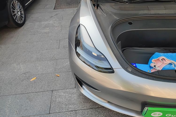 特斯拉 Model 3 2022款 后轮驱动版局部细节9006