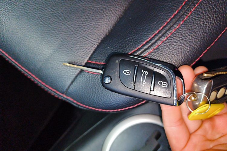 铃木 雨燕 2013款 1.5L 自动20周年限量版中控内饰11