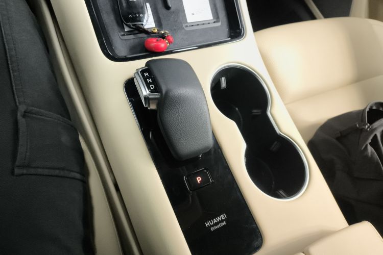 鸿蒙智行 问界M5 2022款 纯电后驱标准版中控内饰18