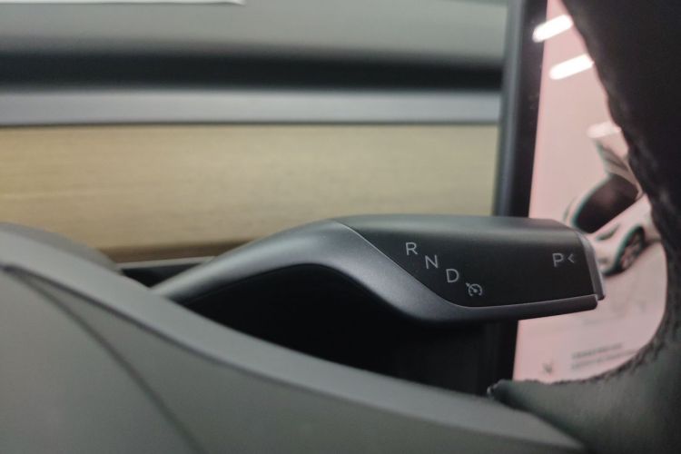 特斯拉 Model Y 2022款 改款 后轮驱动版中控内饰18