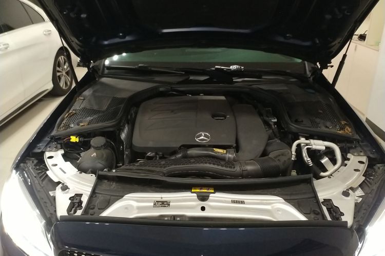 奔驰C级 2020款 C 200 L 时尚型运动版机舱底盘24