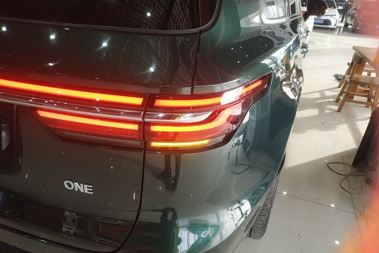 理想汽车 理想ONE 2021款 增程6座版车身外观9