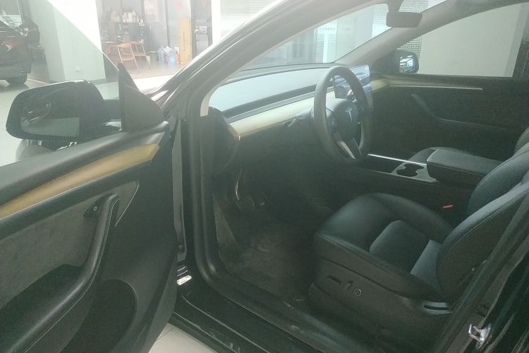 特斯拉 Model Y 2022款 改款 长续航全轮驱动版中控内饰20