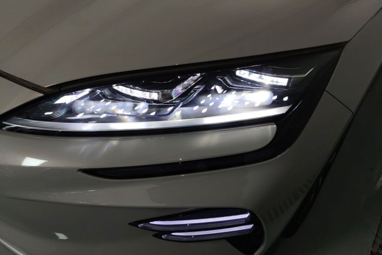 比亚迪 宋PLUS新能源 2023款 冠军版 EV 520KM 尊贵型局部细节36